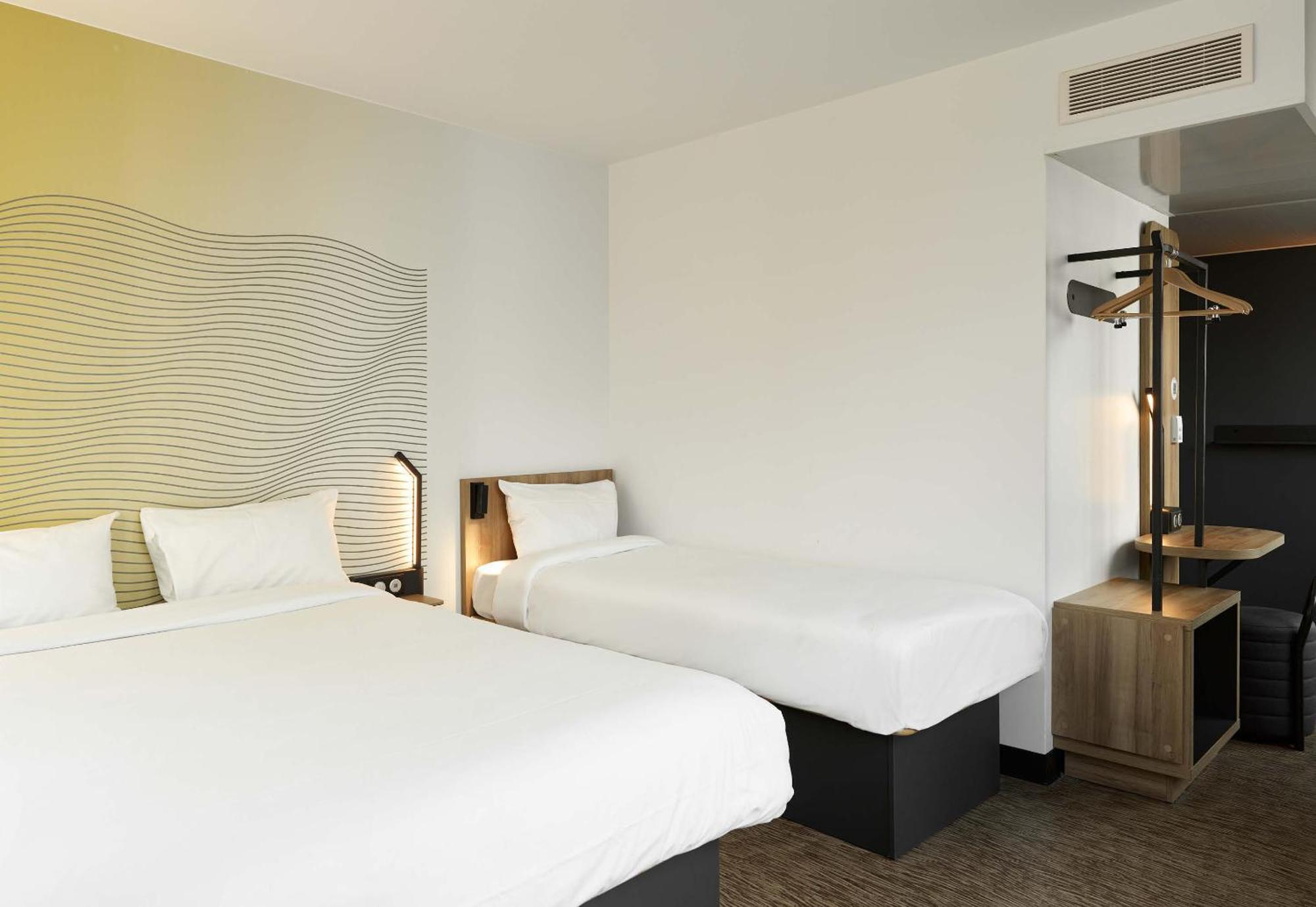 B&B Hotel Massy Gare Tgv Esterno foto