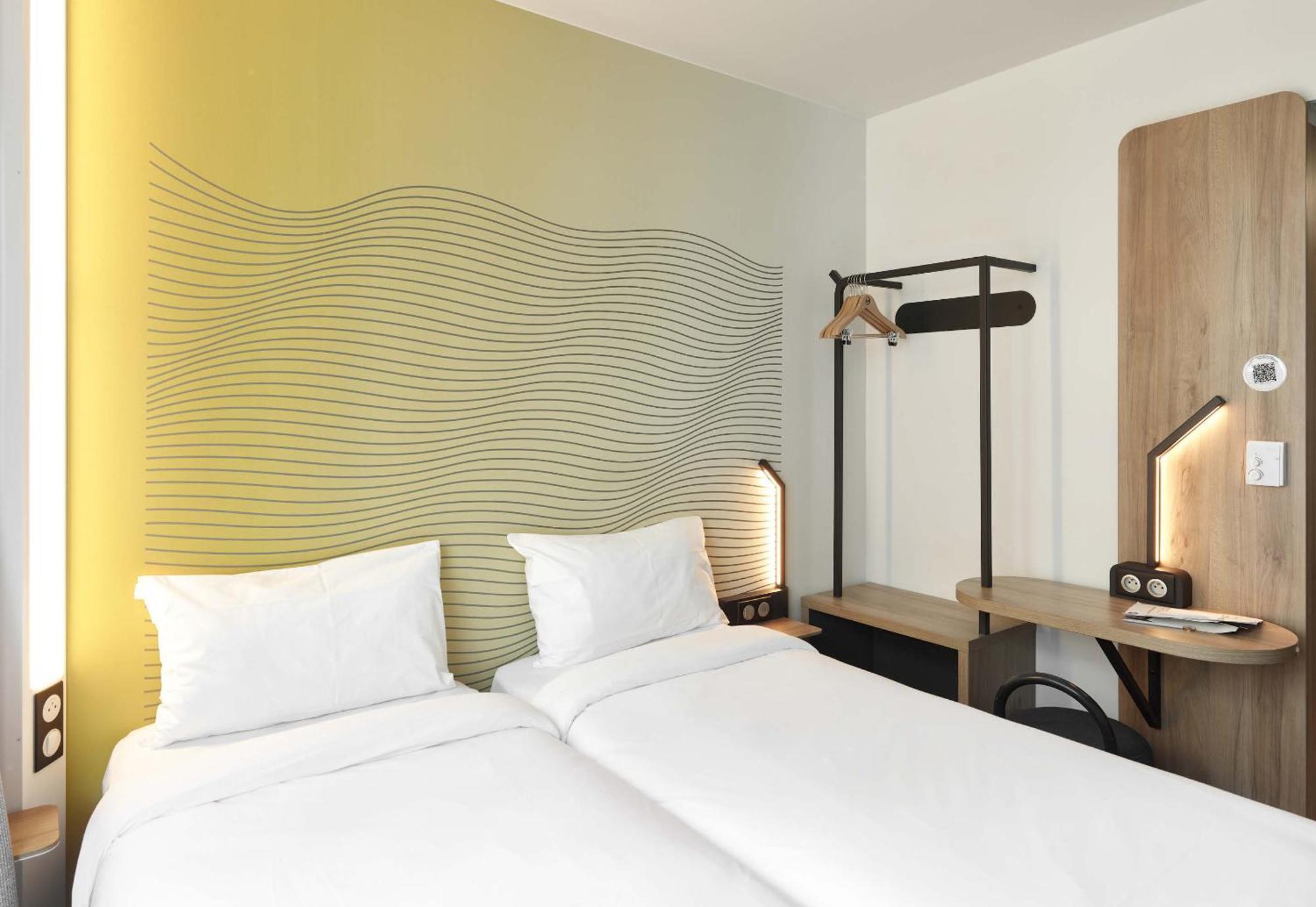 B&B Hotel Massy Gare Tgv Esterno foto